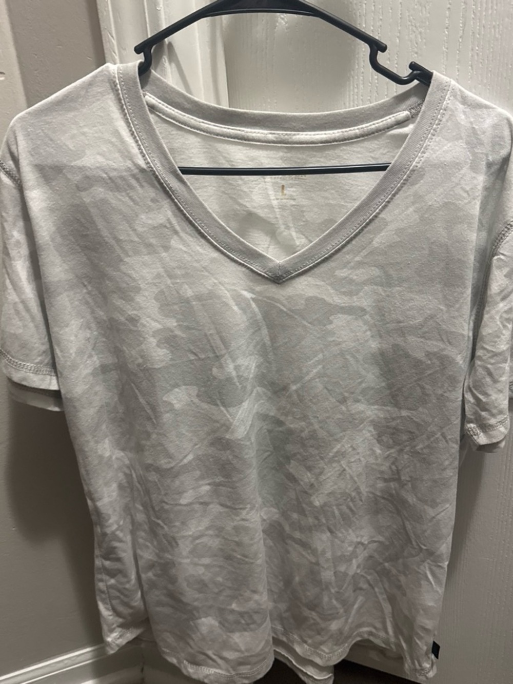Women's V-Neck Short Sleeve Tee - Light Gray Camo